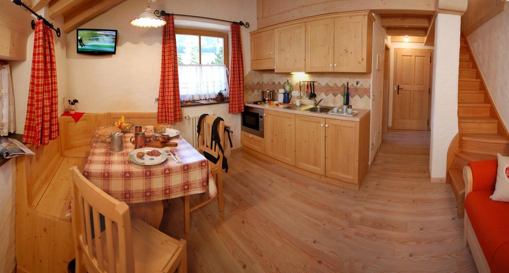 Aparthotel Camping Catinaccio Rosengarten à Pozza di Fassa Chambre photo
