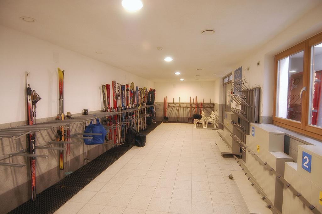 Aparthotel Camping Catinaccio Rosengarten à Pozza di Fassa Extérieur photo