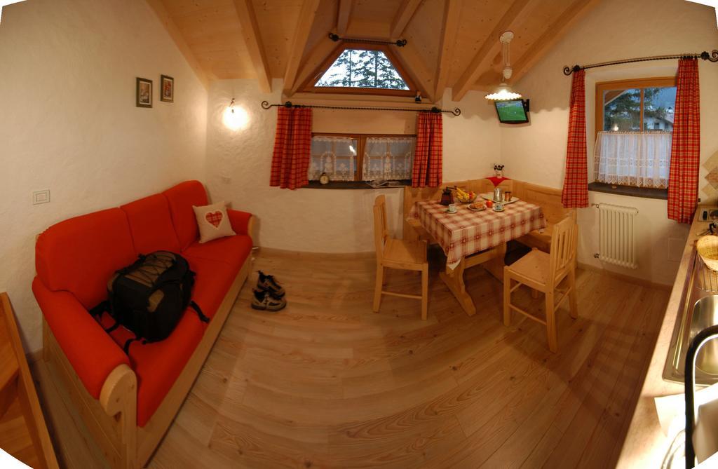 Aparthotel Camping Catinaccio Rosengarten à Pozza di Fassa Chambre photo