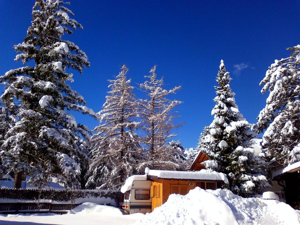 Aparthotel Camping Catinaccio Rosengarten à Pozza di Fassa Extérieur photo