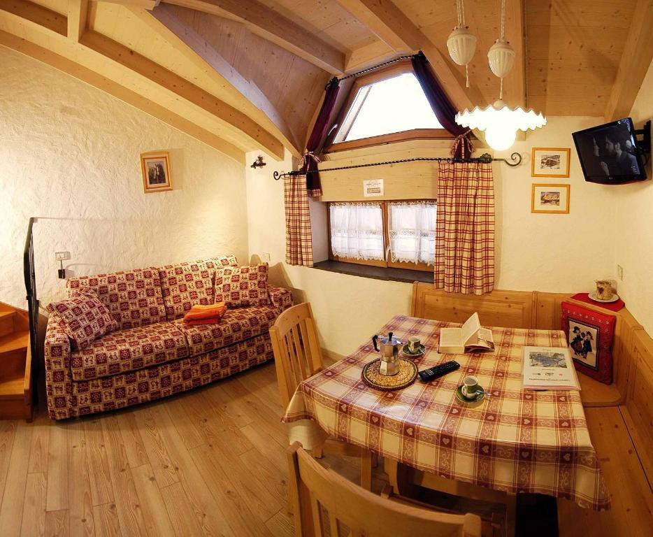 Aparthotel Camping Catinaccio Rosengarten à Pozza di Fassa Chambre photo