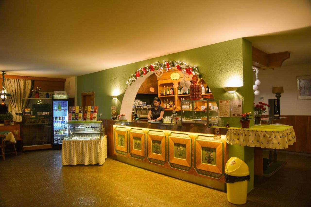 Aparthotel Camping Catinaccio Rosengarten à Pozza di Fassa Extérieur photo